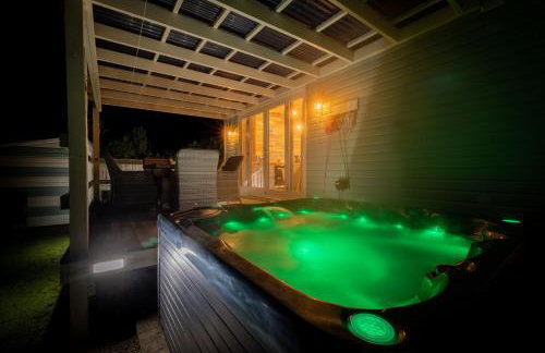 Den of Joy Humberston Fitties sleeps 6,hot tub,log burner - Foto 19