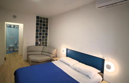 Naples Stay Inn - close to metro & all connections - Photo 16