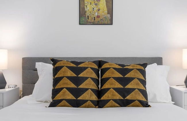 Cherry Suites 2BR Apt w W D Arcade Machine - Foto 31