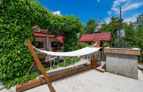 Awesome Home In Stari Laz With Kitchen - Foto 16