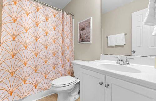 Raleigh Retreat w Fire Pit Patio & Workspace - Foto 27