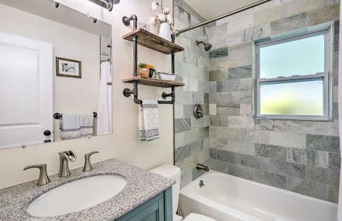 Merritt Island Home with Spa - 8 Mi to Cocoa Beach! - Foto 16