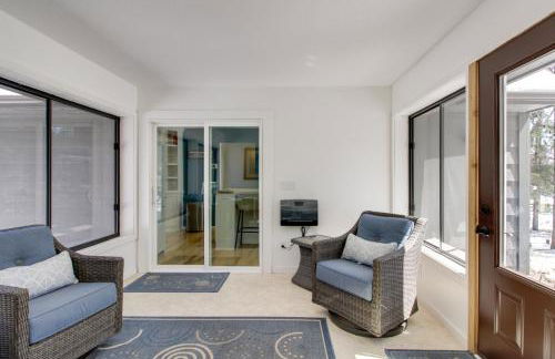 Breezy Point Cabin Deck with Golf Course Views! - Foto 11