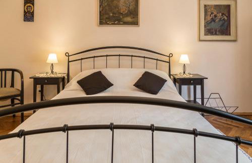 Apartment 7 - Photo 10