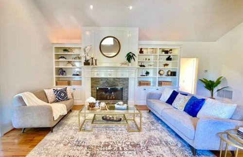 New Charming Spacious Disneyland Pool Home - Photo 35