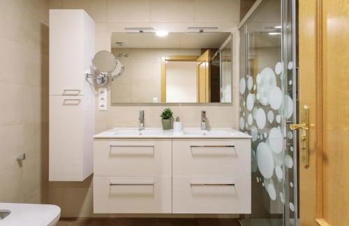 Maikran Signature Exclusive Town Hall Apartment - Foto 21