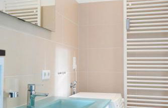 Wohnensemble mit 3 separaten Bereichen- 2 Küchen- 3 Badezimmer- 10 Personen- Garten- Parkplatz - Foto 34