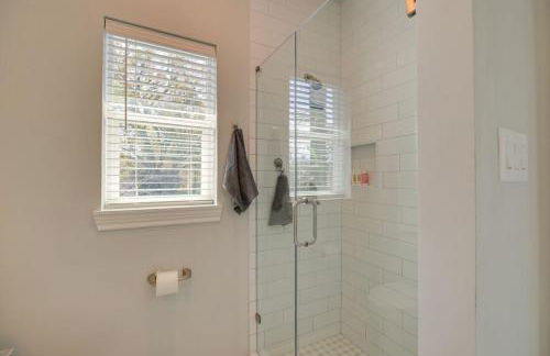 South Houston Townhome with Patio & Gas Grill - Foto 4