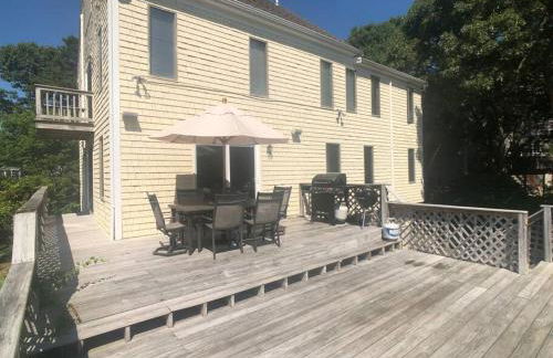 Stunning Spacious Cape Cod House with Water Views - Foto 16