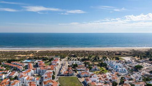 Serene Duplex House With Patio by LovelyStay - Foto 1