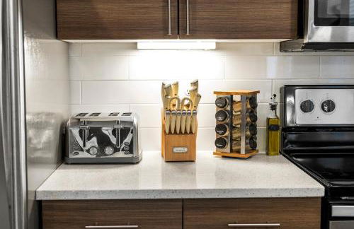 Modern Executive 1BR King Bed - Walk to West 7th - Foto 24