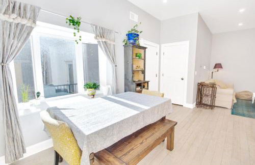 Spacious Oasis - Parking, Private Patio & Roofdeck - Foto 10