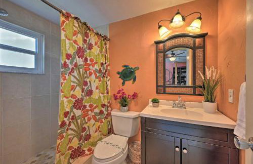 Relaxing Waterfront 2-Story Retreat with Pool Access - Foto 21