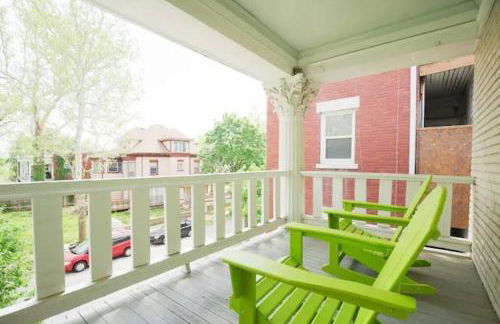 Chic 4BR 3BA Historic Home Near Country Club Plaza - Photo 19