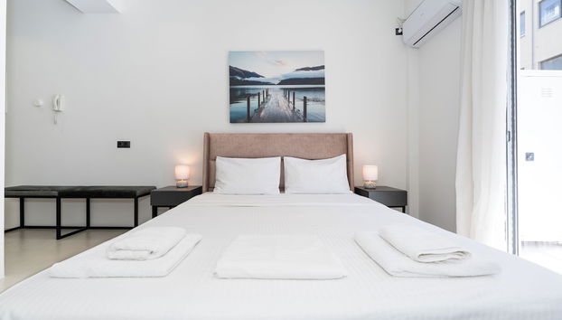 Minimal Studio with Balcony in Central Athens - Foto 5, Habitación