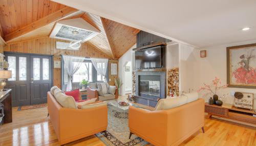 Lake Carmel Access Waterfront Home with Deck! - Foto 4