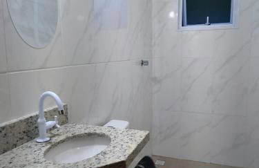 Casa completa com piscina perto da praia, garagem, aceita pet - Foto 9