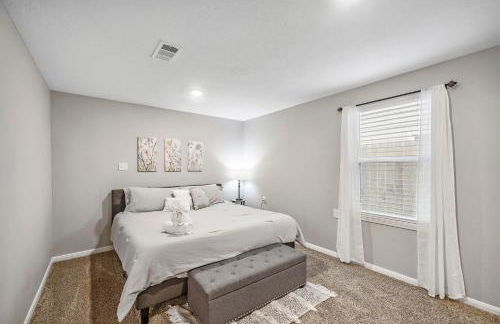 3 Bedroom Home The Neighborhood Spot desks in 2 rooms high speed Internet wifi Kick Back & Relax close to Houston Hobby Airport 5 star superhost - Foto 7