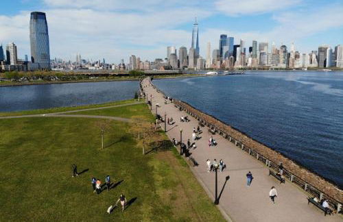 Quiet close to NYC BBQ Deck - Foto 42