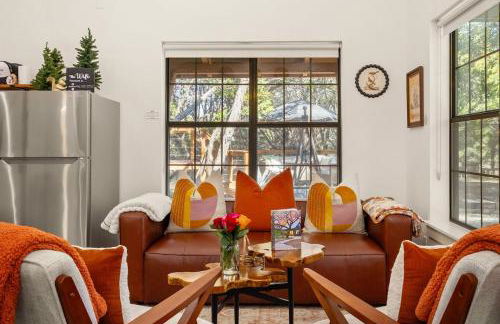 Feed Deer and Chickens Cozy Cottage 8 min to Boerne - Photo 3