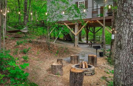 Peaceful Hideaway Treehouse near Little River Canyon - Foto 12