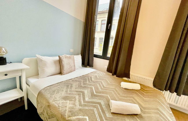 Luxury 2BR 2BA Near Fashion District by Oneluxstay - Foto 35