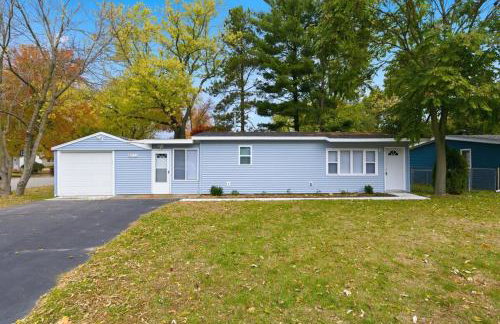 New Lakefront Getaway Private Hot Tub Min to DMC - Foto 15