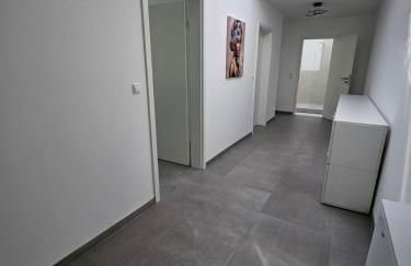 UZ Villa 11 - Laatzen 10 Minutes to Hannover Messe 140qm Modern Living Self-Check-In Wifi Parking - Foto 16