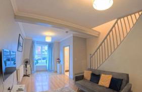 Labbyf Spacious 3-4 Bed House - Northampton Train Station, University and City Centre - Foto 1