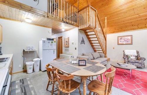 Cozy Birchwood Retreat on UTV Trail with Hot Tub! - Foto 7