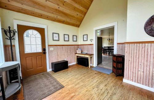 Pine and Sea Beach Retreat - Photo 25