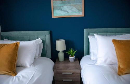 4-Bed, Sleeps 6, contractors welcome! - Foto 25