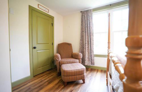 Historic Sears River Home (Main Level) on 10 Acres - Foto 46