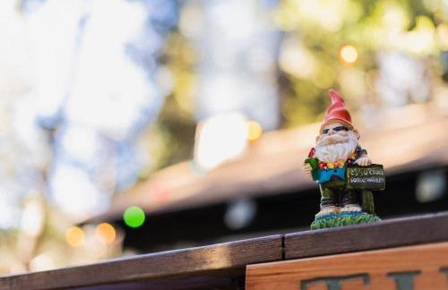 BunkHouse 1960's Camp Vibe with Timeless Wet Bar - Foto 46