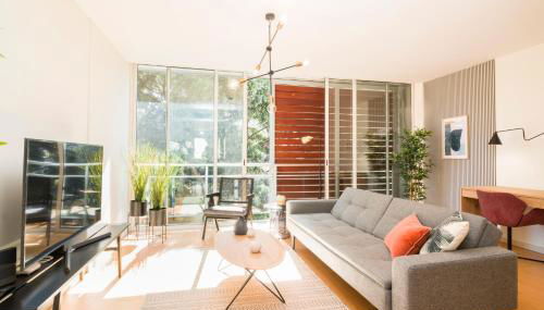 HomeForGuest Design Attic Apartment FREE Parking - Foto 3