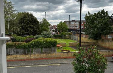 Luxury West London 3BR House, Cul De Sac - Foto 33