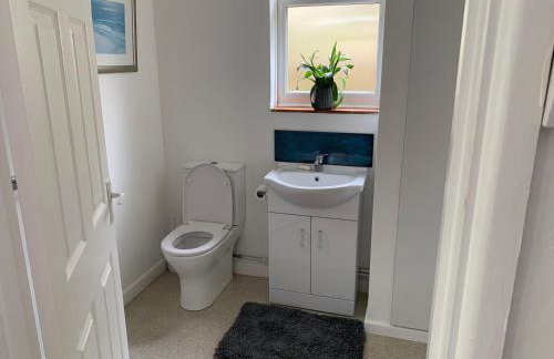 2 Bed-Sleeps 4-Parking-Pets-10 min walk to Beach - Foto 19