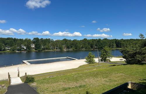 Majestic Lake Front Chalet - Foto 41