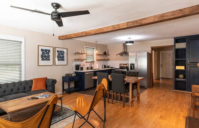 Escape to a Restored 1920s East Waco Bungalow - Foto 1