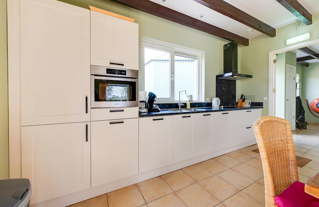 Holiday Home with Meadow View near Forests - Photo 10