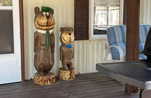 Grandma's Home in the Woods. Yellowstone - Foto 1