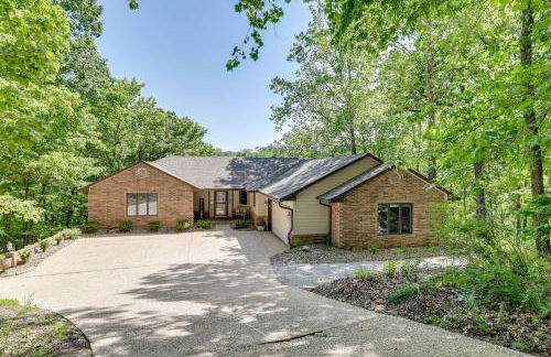 The Bella Vista Lakeside Treehouse Dock and Kayaks! - Photo 45