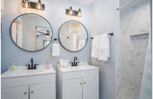 Spacious Delightful 4 BR/ 3 BA Close to Downtown - Foto 22