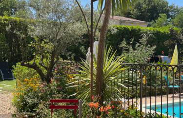 Les Hauts d'Eyragues gite Rêverie Meublé classé 4 étoiles - Foto 10