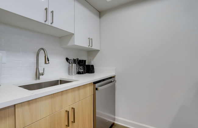 Modern apartment in the center Pentagon - Photo 18