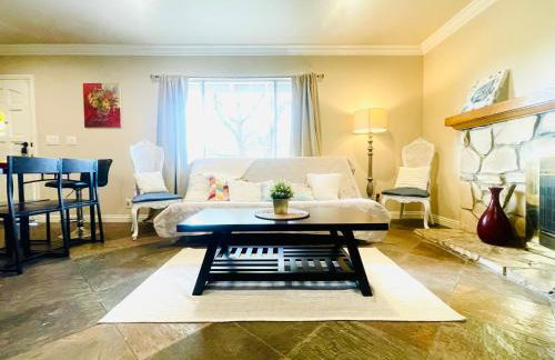 GREAT FOR BUSINESS & FAMILY TRIPS 3BD 2BA close to DESNEYLAND, FREE PARKING - Photo 1