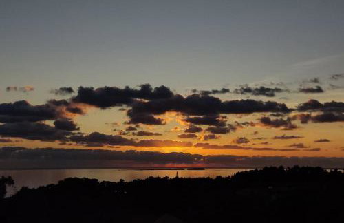 Horizon Seaview Apartment - Photo 12