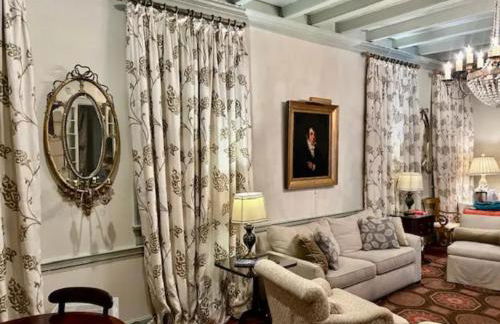 NOLA Condo - Photo 21