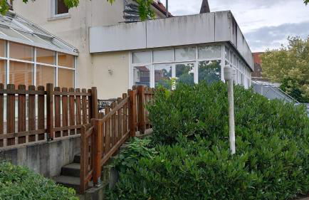 Zentrale Ruheoase mit Terrasse - Foto 12