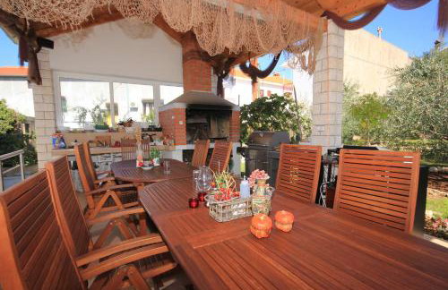 Apartments by the sea Sutomiscica, Ugljan - 8474 - Photo 6